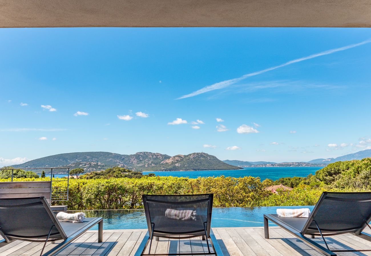 Villa in Lecci - Villa Cala Rossa