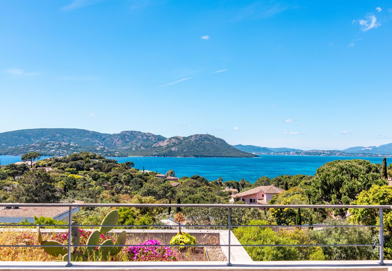 Villa in Lecci - Villa Cala Rossa