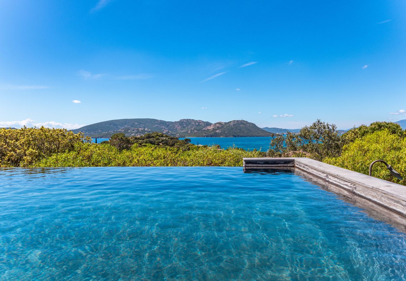 Villa in Lecci - Villa Cala Rossa