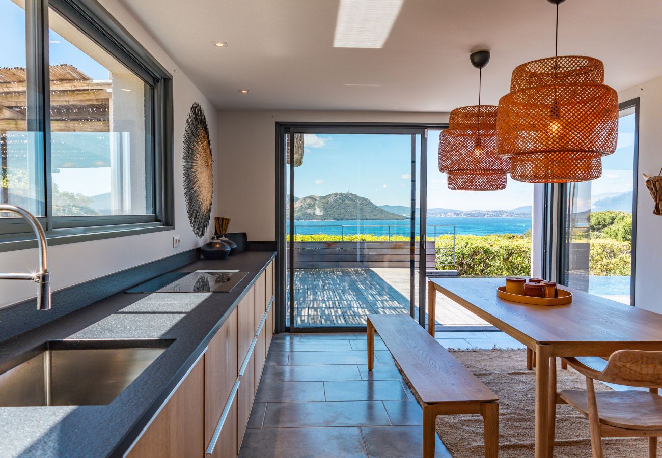 Villa in Lecci - Villa Cala Rossa