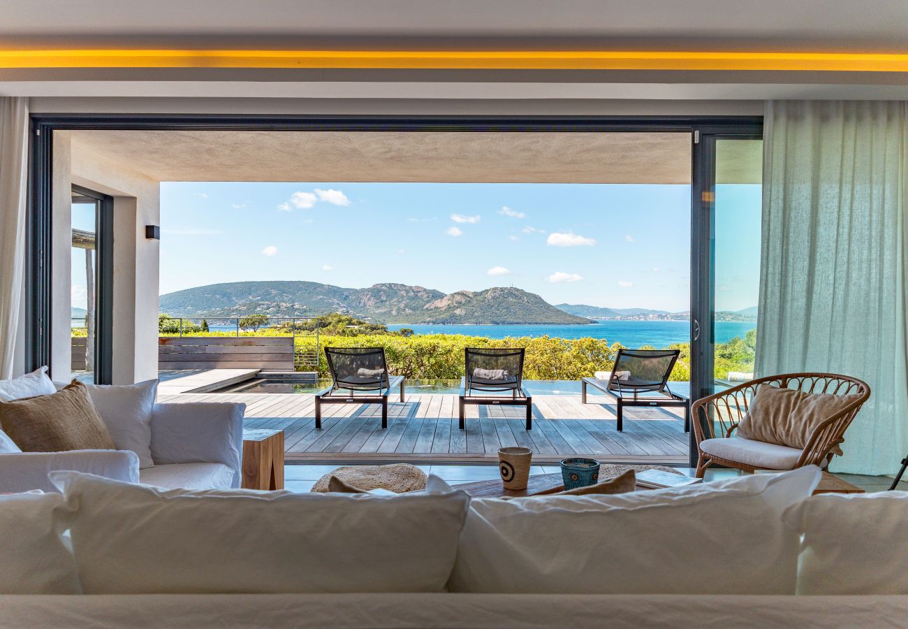 Villa in Lecci - Villa Cala Rossa