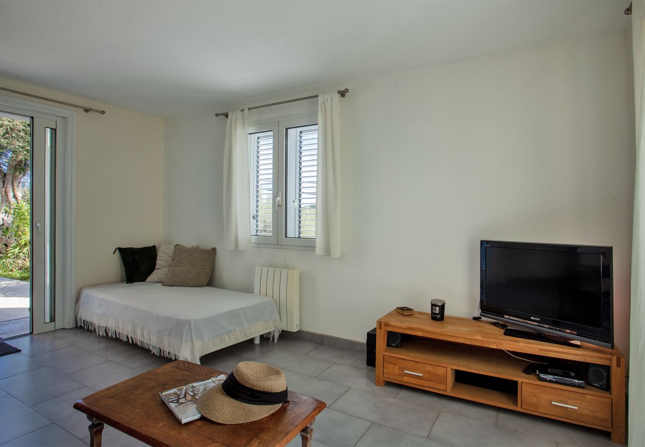 Apartment in Santa-Maria-di-Lota - Casa Les Oliviers