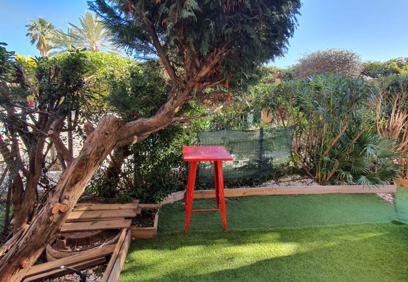 Apartment in Cannes-la-Bocca - Appartement l'Estérel parking sous-terrain privé