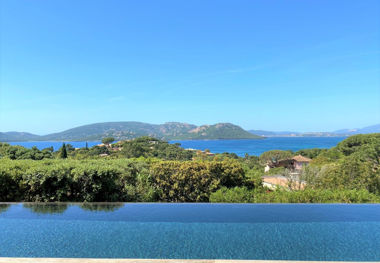 Villa a Lecci - Villa Cala Rossa