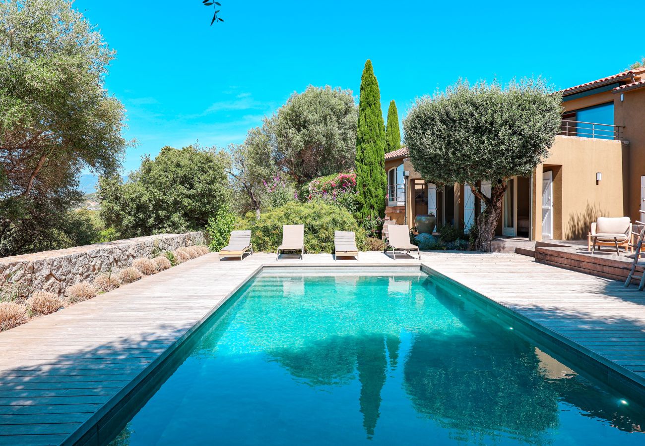 Villa a Sainte-Lucie de Porto-Vecchio - Villa Casta Joia