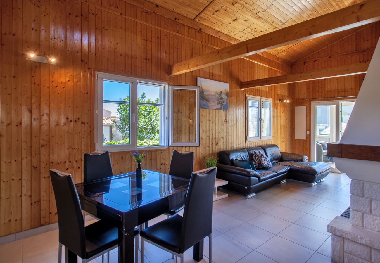 Villa a Lucciana - Stella Baggia - maison avec jacuzzi proche de la m