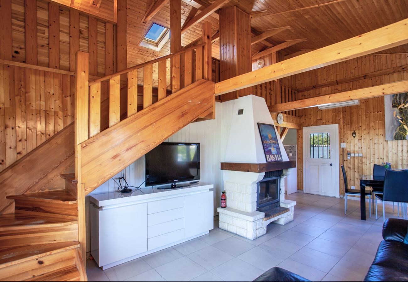 Villa a Lucciana - Stella Baggia - maison avec jacuzzi proche de la m