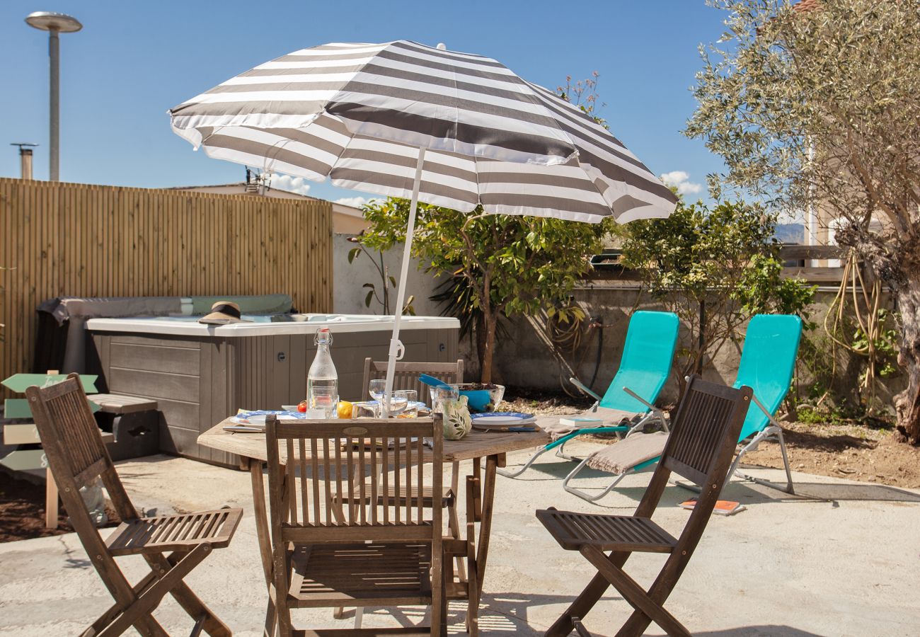 Villa a Lucciana - Stella Baggia - maison avec jacuzzi proche de la m