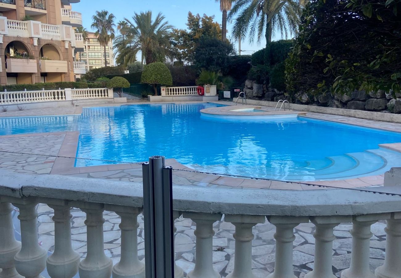 Appartamento a Cannes-la-Bocca - Appartement Cyrnos
