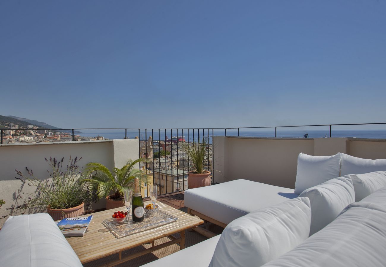 Appartement à Bastia - Appartement de standing avec rooftop de 35m2